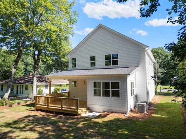 962 Mclinden Avenue SE, Smyrna, GA 30080