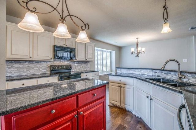 10405 Lynnhaven Place, Lubbock, TX 79423