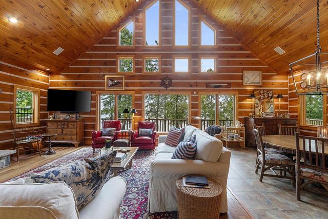 N8234 OAK LANE, Crivitz, WI 54114