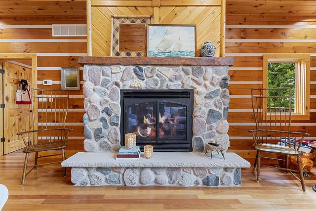 N8234 OAK LANE, Crivitz, WI 54114