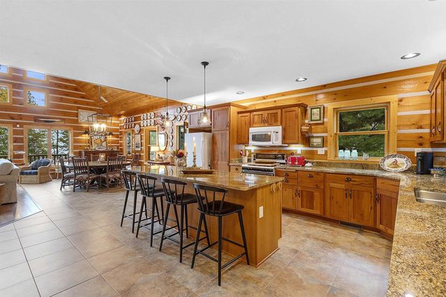 N8234 OAK LANE, Crivitz, WI 54114