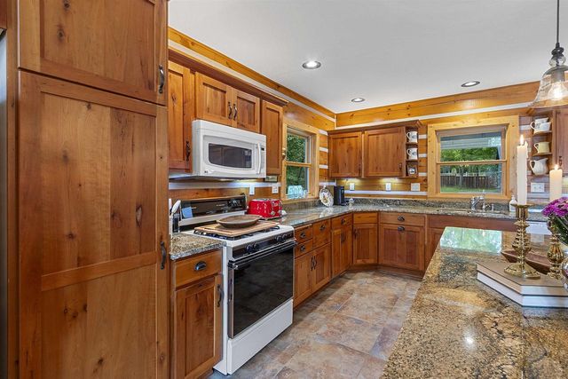 N8234 OAK LANE, Crivitz, WI 54114