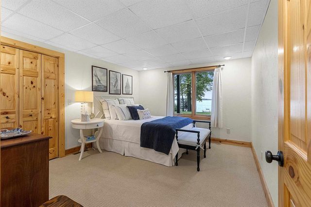 N8234 OAK LANE, Crivitz, WI 54114