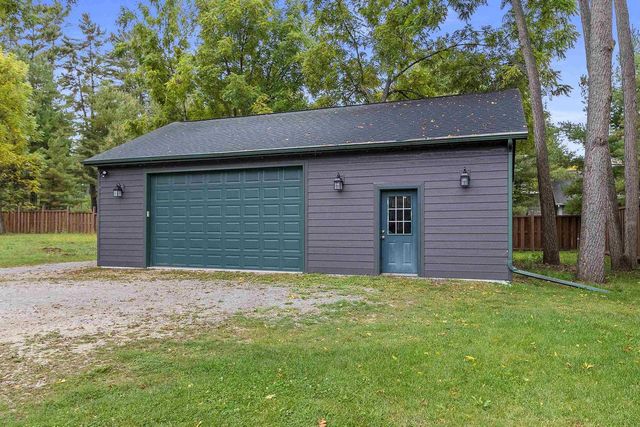 N8234 OAK LANE, Crivitz, WI 54114