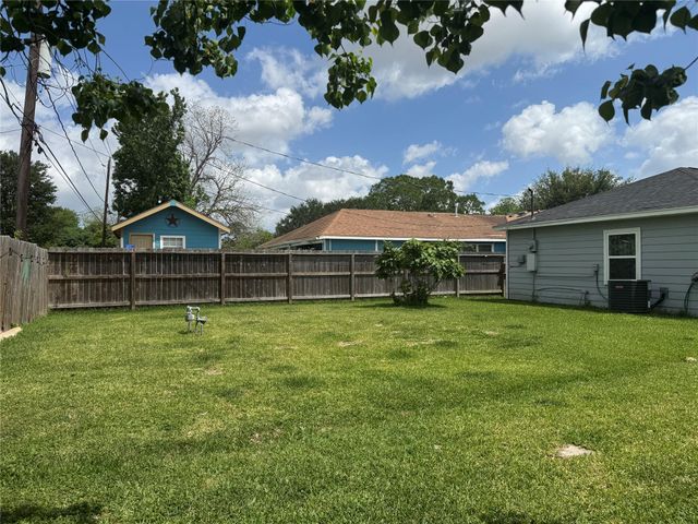 3319 Suiter Way, Pasadena, TX 77503
