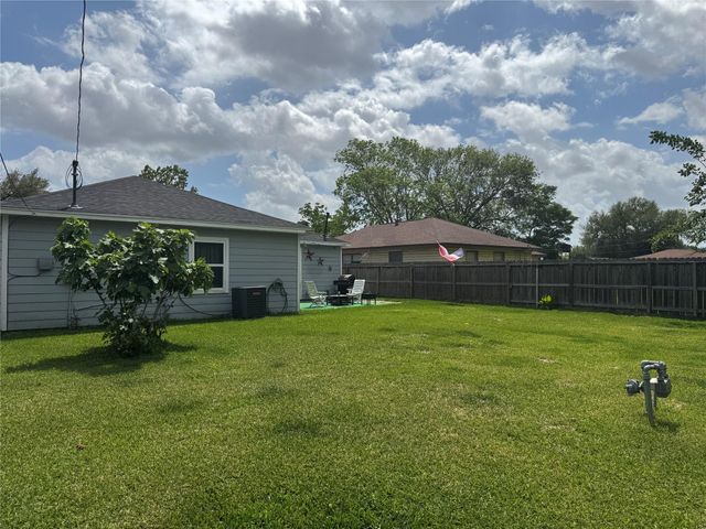 3319 Suiter Way, Pasadena, TX 77503