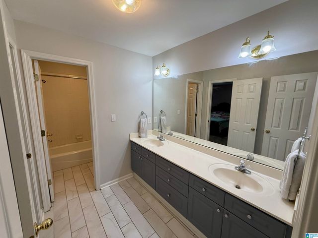 300 TWELVE OAKS CIRCLE, Chelsea, AL 35043
