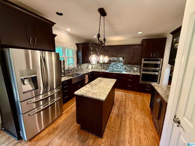 300 TWELVE OAKS CIRCLE, Chelsea, AL 35043