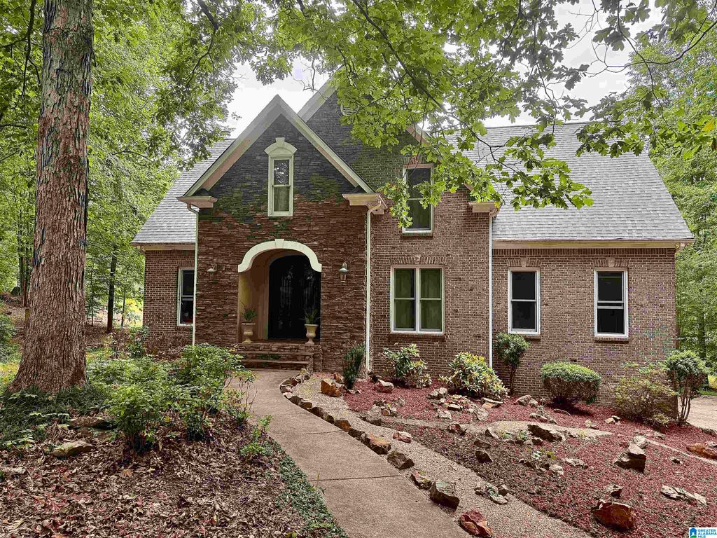 300 TWELVE OAKS CIRCLE, Chelsea, AL 35043