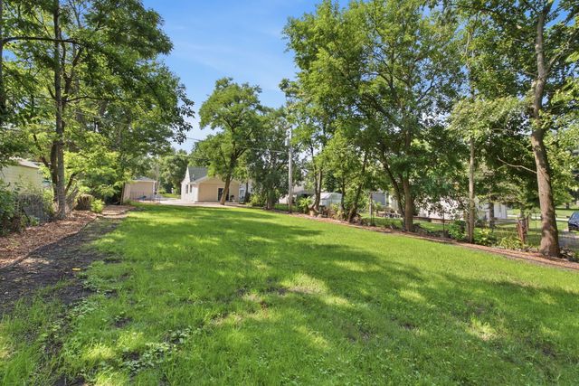 248 W Naperville Road, Westmont, IL 60559