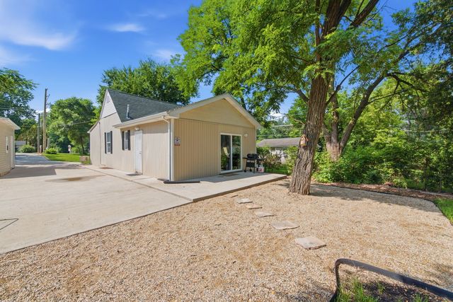 248 W Naperville Road, Westmont, IL 60559