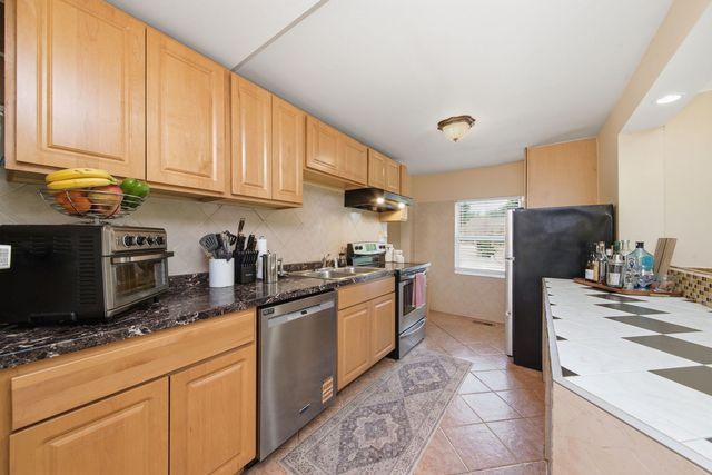 248 W Naperville Road, Westmont, IL 60559