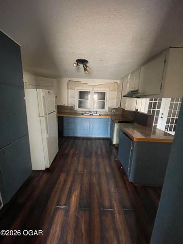 206 Christiana Street, Crane, MO 65633