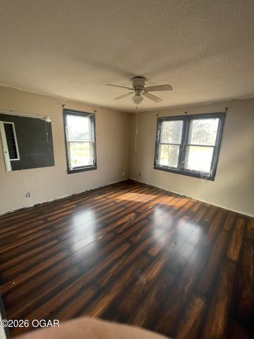 206 Christiana Street, Crane, MO 65633