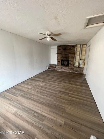 206 Christiana Street, Crane, MO 65633