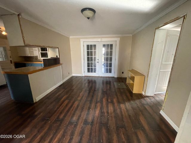 206 Christiana Street, Crane, MO 65633