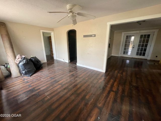 206 Christiana Street, Crane, MO 65633