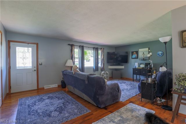 3425 Roanoke Street NW, Massillon, OH 44646