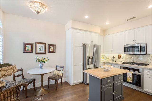 37865 Bear View Circle, Murrieta, CA 92562