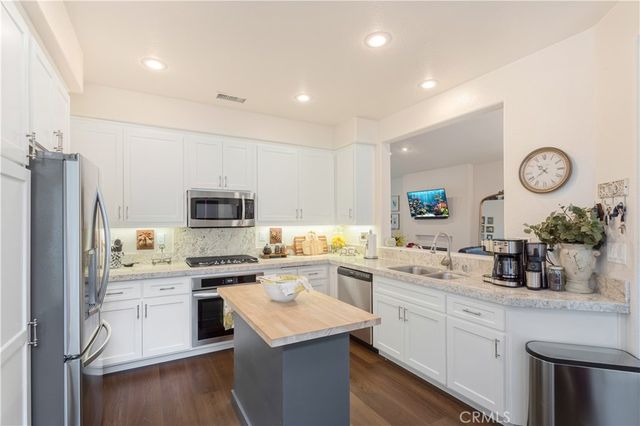 37865 Bear View Circle, Murrieta, CA 92562