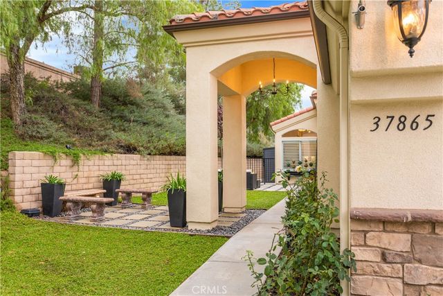 37865 Bear View Circle, Murrieta, CA 92562