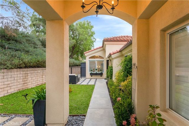 37865 Bear View Circle, Murrieta, CA 92562