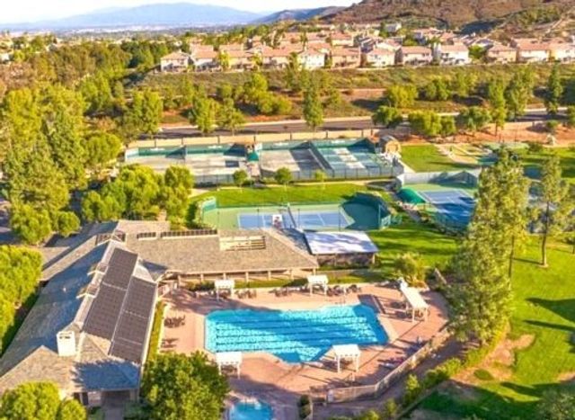 37865 Bear View Circle, Murrieta, CA 92562