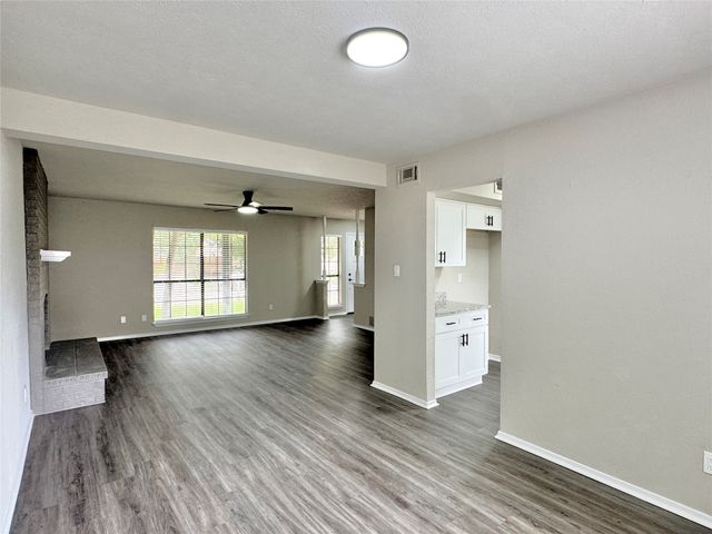 3913 Wrenwood Drive, Fort Worth, TX 76137