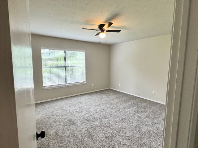 3913 Wrenwood Drive, Fort Worth, TX 76137
