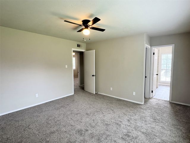 3913 Wrenwood Drive, Fort Worth, TX 76137
