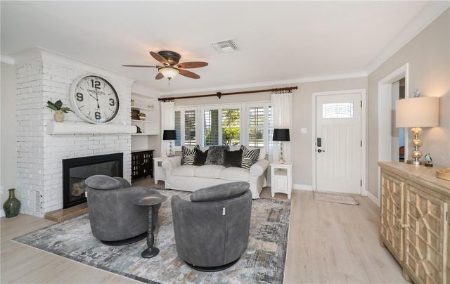 809 NOKOMIS AVENUE S, Venice, FL 34285