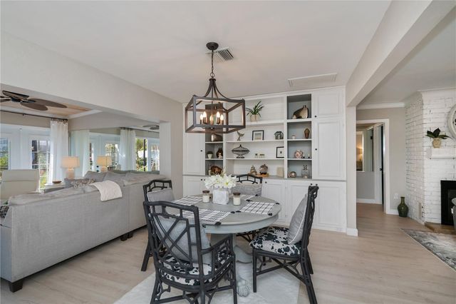 809 NOKOMIS AVENUE S, Venice, FL 34285