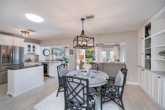 809 NOKOMIS AVENUE S, Venice, FL 34285