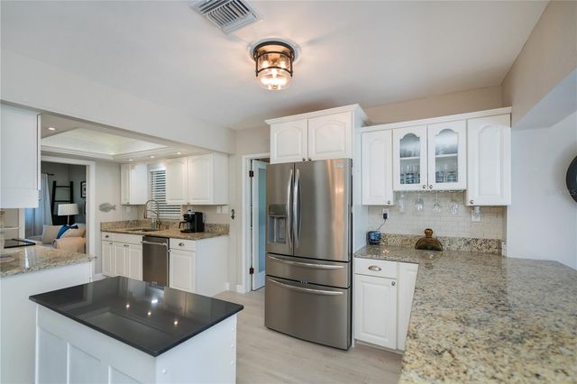 809 NOKOMIS AVENUE S, Venice, FL 34285