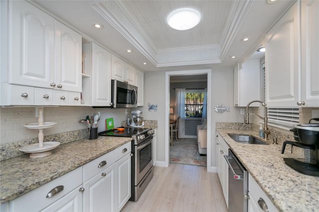 809 NOKOMIS AVENUE S, Venice, FL 34285