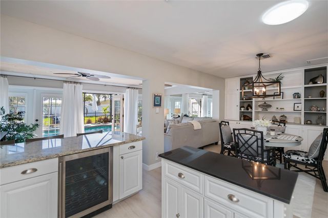 809 NOKOMIS AVENUE S, Venice, FL 34285