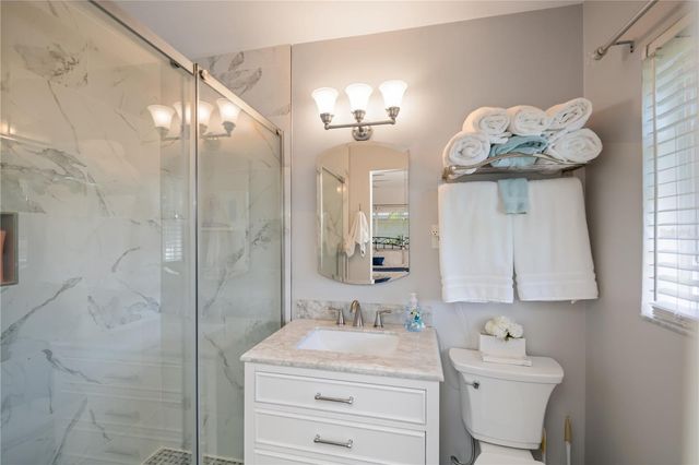 809 NOKOMIS AVENUE S, Venice, FL 34285