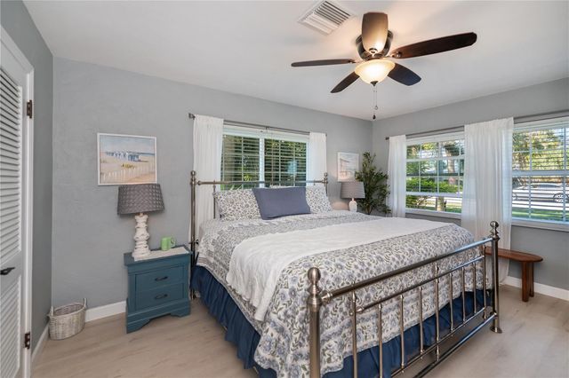 809 NOKOMIS AVENUE S, Venice, FL 34285