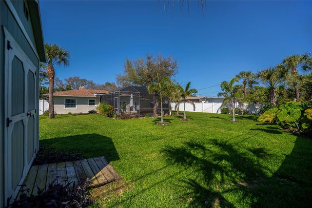 809 NOKOMIS AVENUE S, Venice, FL 34285