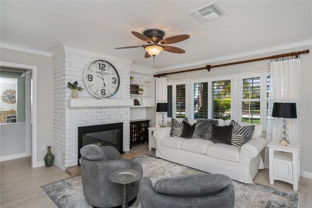 809 NOKOMIS AVENUE S, Venice, FL 34285