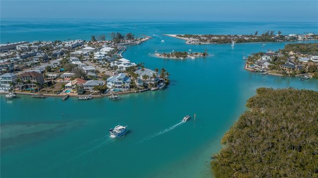 809 NOKOMIS AVENUE S, Venice, FL 34285