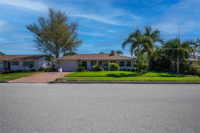 809 NOKOMIS AVENUE S, Venice, FL 34285