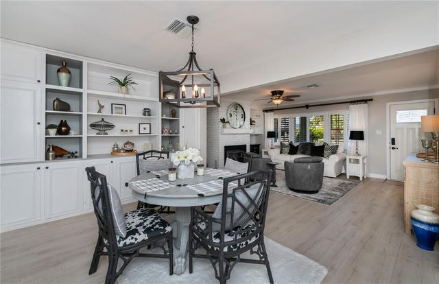 809 NOKOMIS AVENUE S, Venice, FL 34285