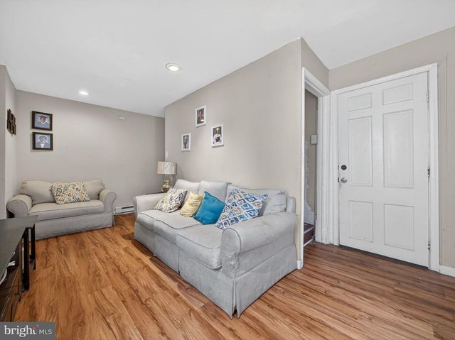 866 E HIGH ST, Pottstown, PA 19464