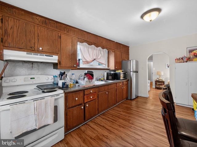 866 E HIGH ST, Pottstown, PA 19464