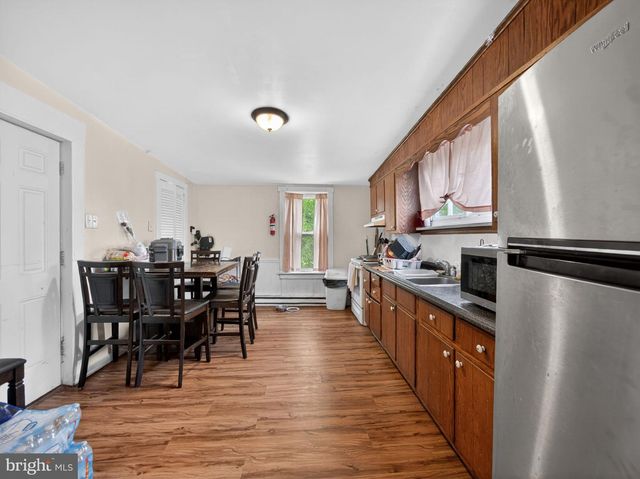866 E HIGH ST, Pottstown, PA 19464