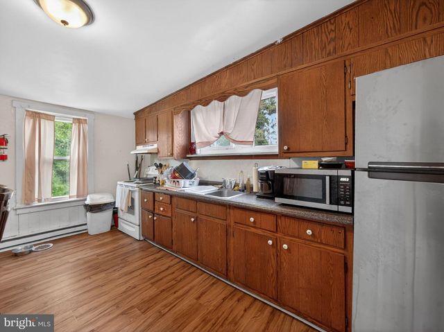 866 E HIGH ST, Pottstown, PA 19464