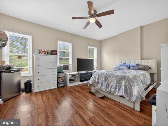 866 E HIGH ST, Pottstown, PA 19464