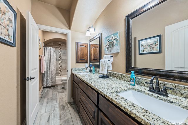 128 Bucks, La Vernia, TX 78121