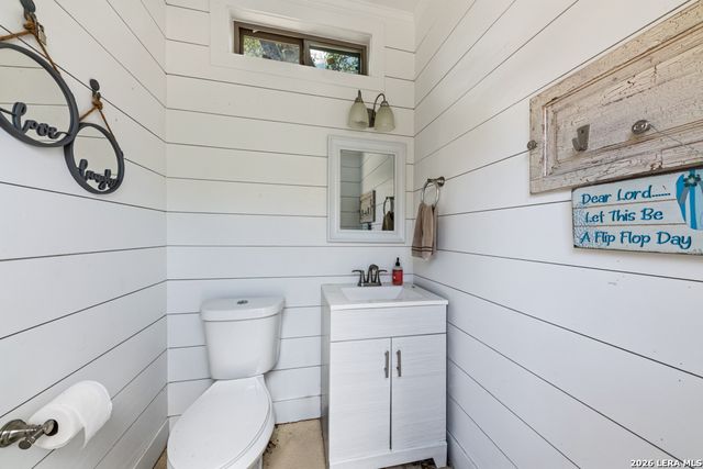 128 Bucks, La Vernia, TX 78121